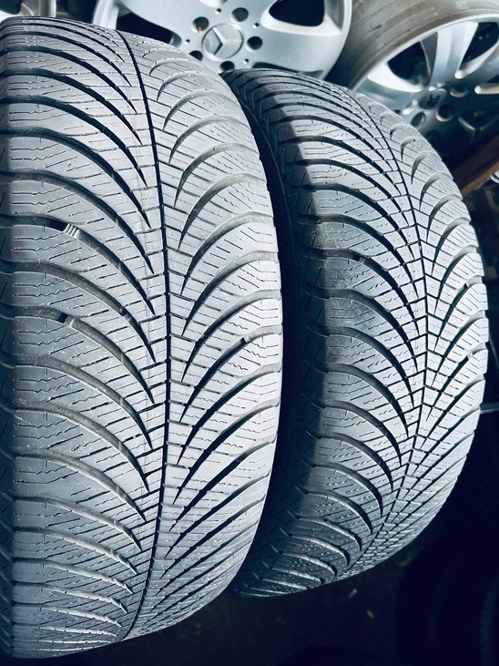 195 60 15 Goodyear Vector 4 Season