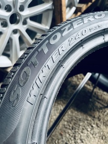 255 40 18 Pirelli Sottozero Winter240. Фото 13