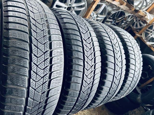 205 60 16 Pirelli Sottozero 3 