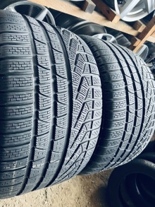 295 30 20 Pirelli Sottozero 