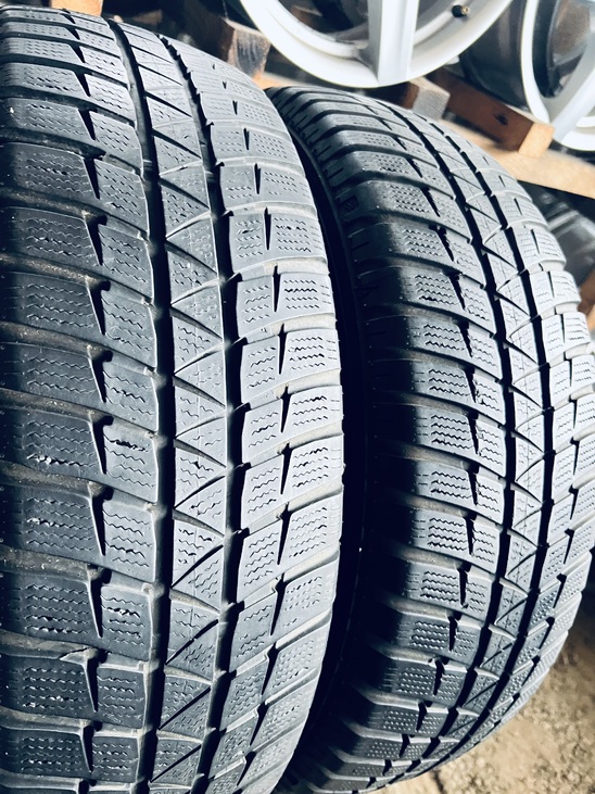 215 70 16 Falken HS449 Шини Резина Зимові б/у