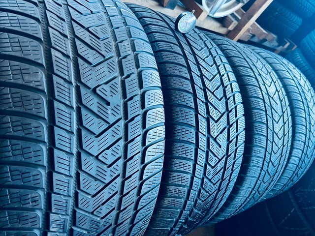 295 45 20 Pirelli Scorpion Winter 
