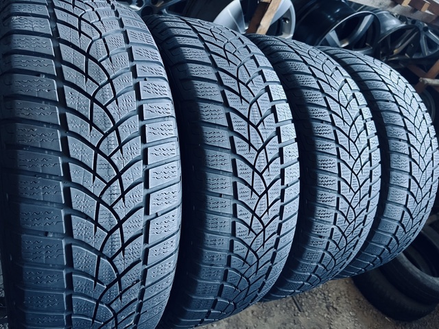205 60 16 Goodyear Ultra Grip Performance Gen-1 Шини Резина Зимові б/у
