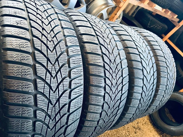 225 55 17 Dunlop SP Winter Sport 4D 