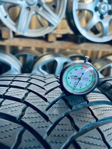 225 50 17 Bridgestone Blizzak LM001 . Фото 5