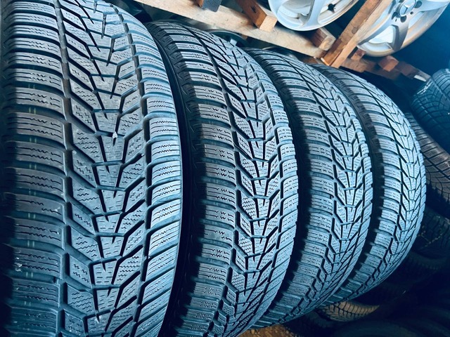 235 65 17 Hankook Winter I*Cept Evo3 X [20-21]