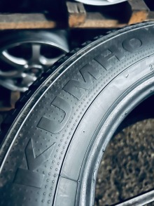 215 60 16 Kumho Izen Kiv23 Шини Резина Зимові б/у. Фото 5