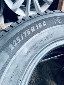 225 75 16C Michelin Agilis Camping . Фото 14
