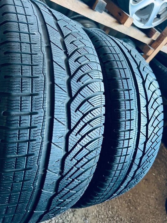 225 55 17 Michelin Pilot Alpin RFT 