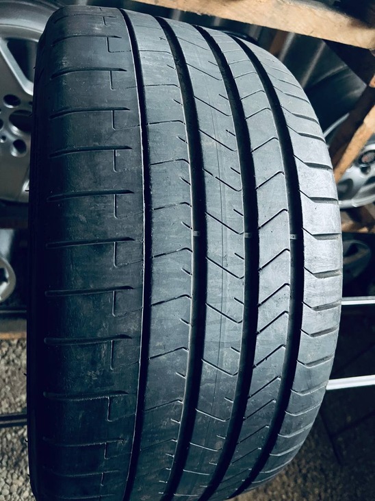 265 30 20 Pirelli PZero [0323]