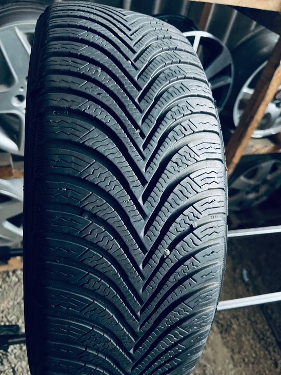 205 60 16 Michelin Alpin 5 [5015]