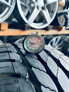 225 55 16 Goodyear OptiGrip . Фото 4