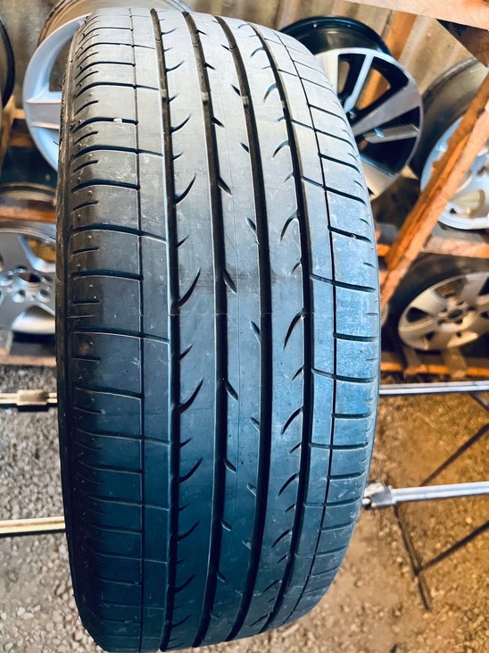 225 55 18 Bridgestone Dueler H/P 