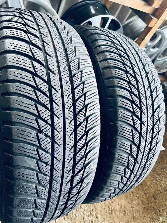 205 60 16 Bridgestone DriveGuardWinter [4418]