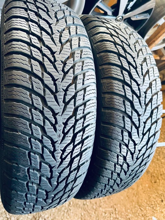 175 70 14 Nokian WR Snowproof [1821]