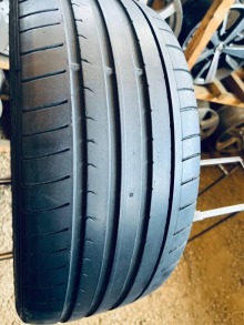 225 40 18 Dunlop SP Sport Maxx GT 