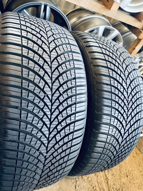 215 40 18 Goodyear Vector 4Seasons [1521]