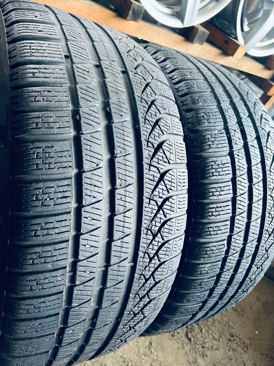 255 45 19  Pirelli PZero Winter [4921]