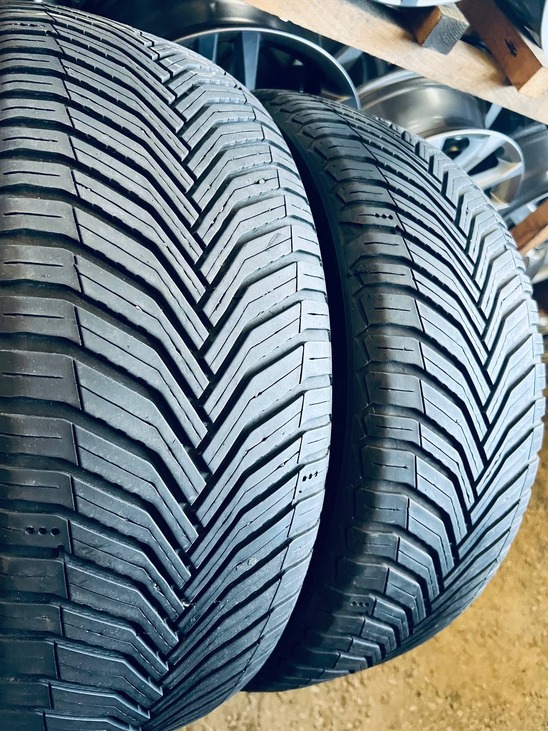 235 55 17 Michelin Cross Climate2