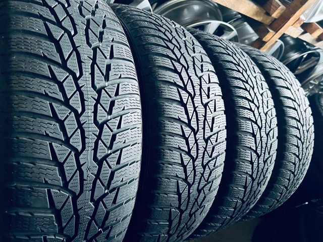 195 60 16 Nokian WR D4 Зимові б/у Шини