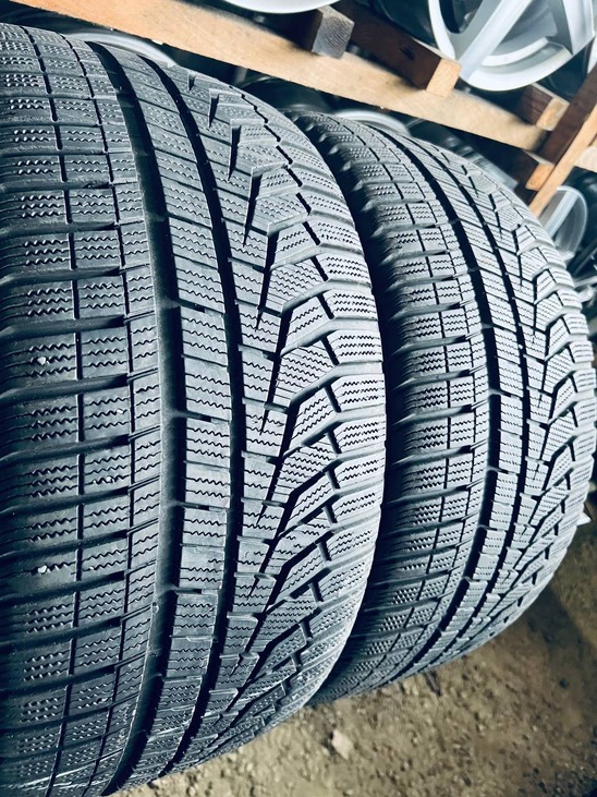 255 35 19 Hankook Winter i'Cept Evo2 [2019] Зимові б/у Шини