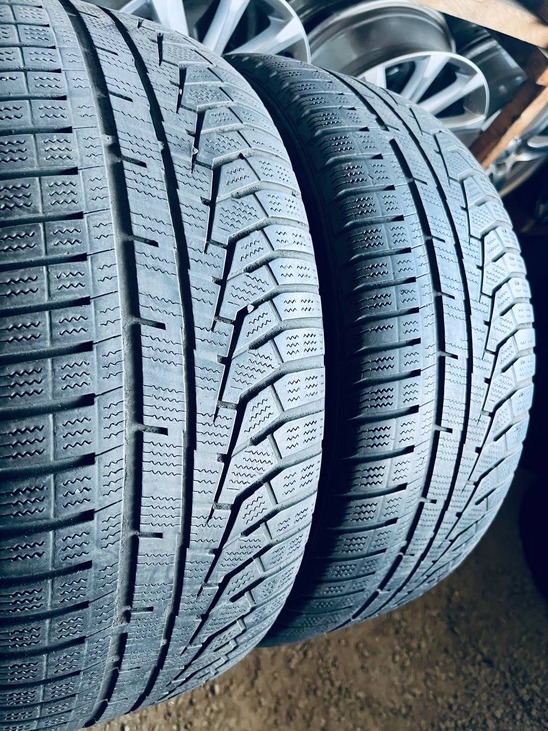235 55 17 Hankook Winter i'Cept Evo2 Зимові б/у Шини
