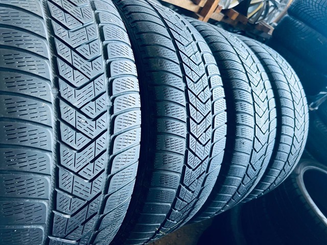 235 55 19 Pirelli Scorpion Winter RunFlat Зимові б/у Шини