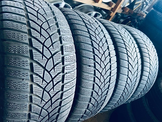 265 40 20 Goodyear Ultra Grip Performance [19-21] Зимові б/у Шини