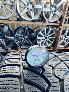 225 50 17 Bridgestone Blizzak LM-32 Шини Резина Зимові б/у. Фото 3