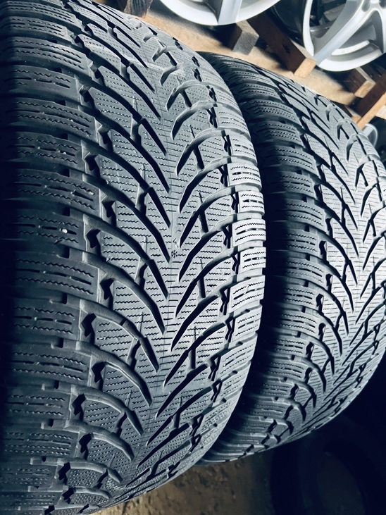 285 40 21 Nokian WR SUV4