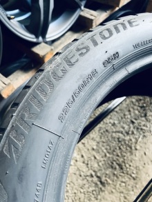 225 50 18 Bridgestone Blizzak LM001 RFT. Фото 6