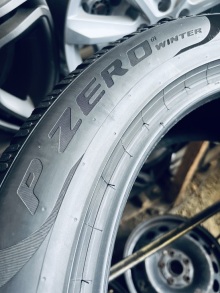 235 50 19 Pirelli P Zero Winter . Фото 5
