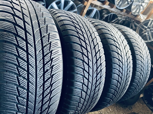Шини Резина Зимові 23Рік 225 55 17 Bridgestone Blizzak LM001
