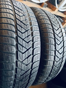 215 65 17 Pirelli Scorpion Winter