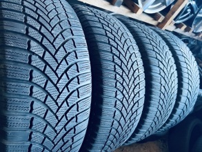 235 55 18 Bridgestone Blizzak LM005