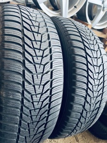 235 60 18 Hankook Winter i'cept Evo3 X