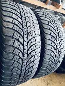 225 45 18 Kumho Winter Craft WP71 