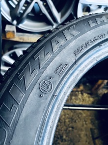255 50 19 Bridgestone Blizzak LM25 4x4. Фото 9