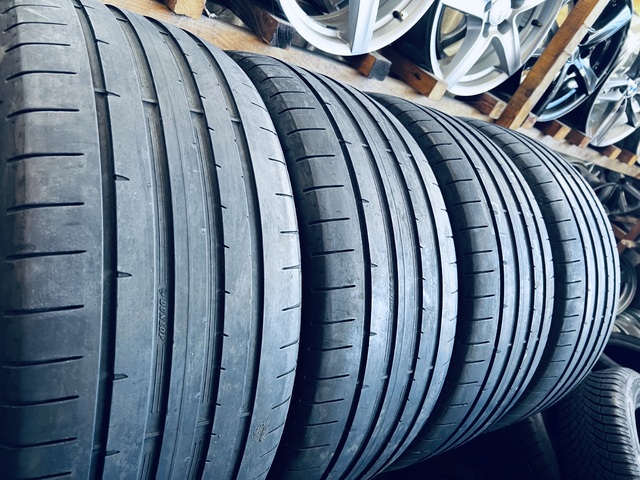 255 40 20 Dunlop Sport Maxx RT2 