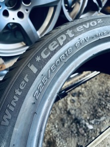 225 50 18 Hankook Winter i'Cept Evo2. Фото 11