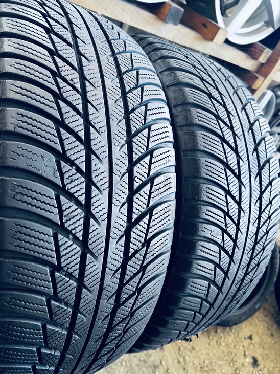 215 55 17 Bridgestone Blizzak LM001