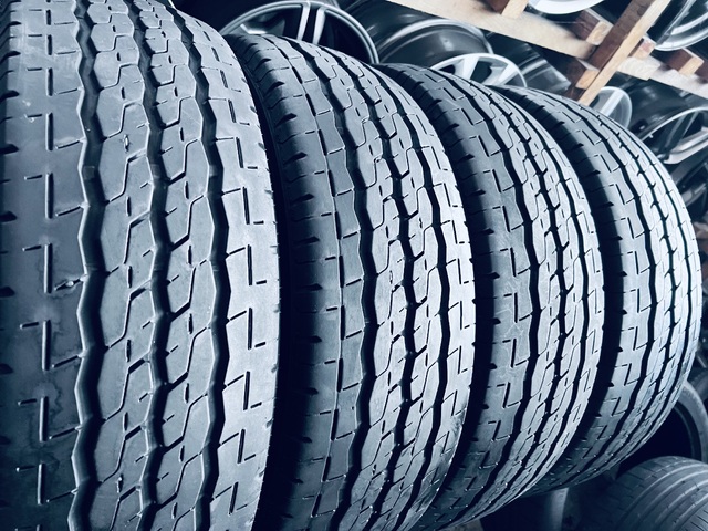 215 70 15C Firestone VanHavk 2 