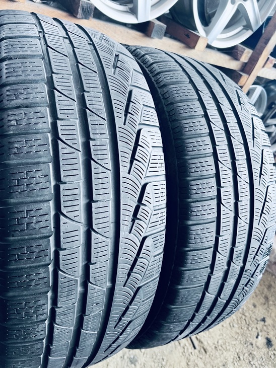 235 50 19 Pirelli Sottozero Winter 210