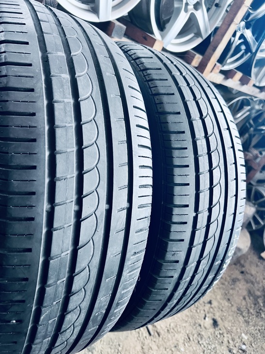 235 60 18 Pirelli  P Zero Rosso