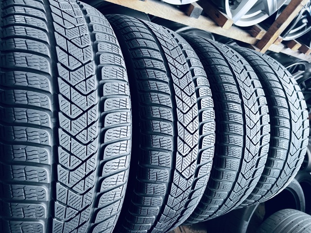 225 55 18 Pirelli Sottozero3