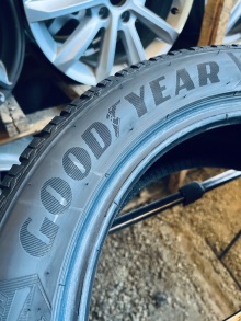 215 55 17 Goodyear Ultragrip 8 Performace . Фото 7