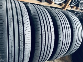 225 60 18 Dunlop Grandtrak PT30