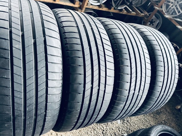 235 45 18 Bridgestone Turanza T005