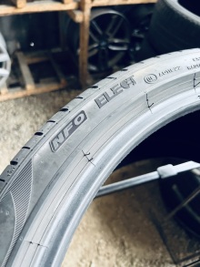 305 30 21 Pirelli PZero ELECT . Фото 13