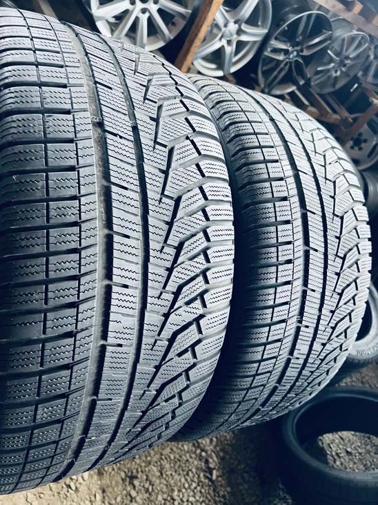 275 40 18 Hankook Winter I'Cept Evo2